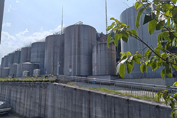 储存能力10000吨以上